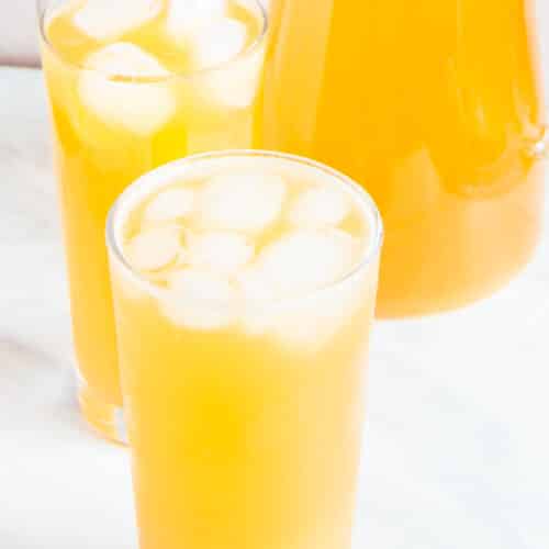 Easy Iced Peach Green Tea Lemonade Recipe (Starbucks Copycat